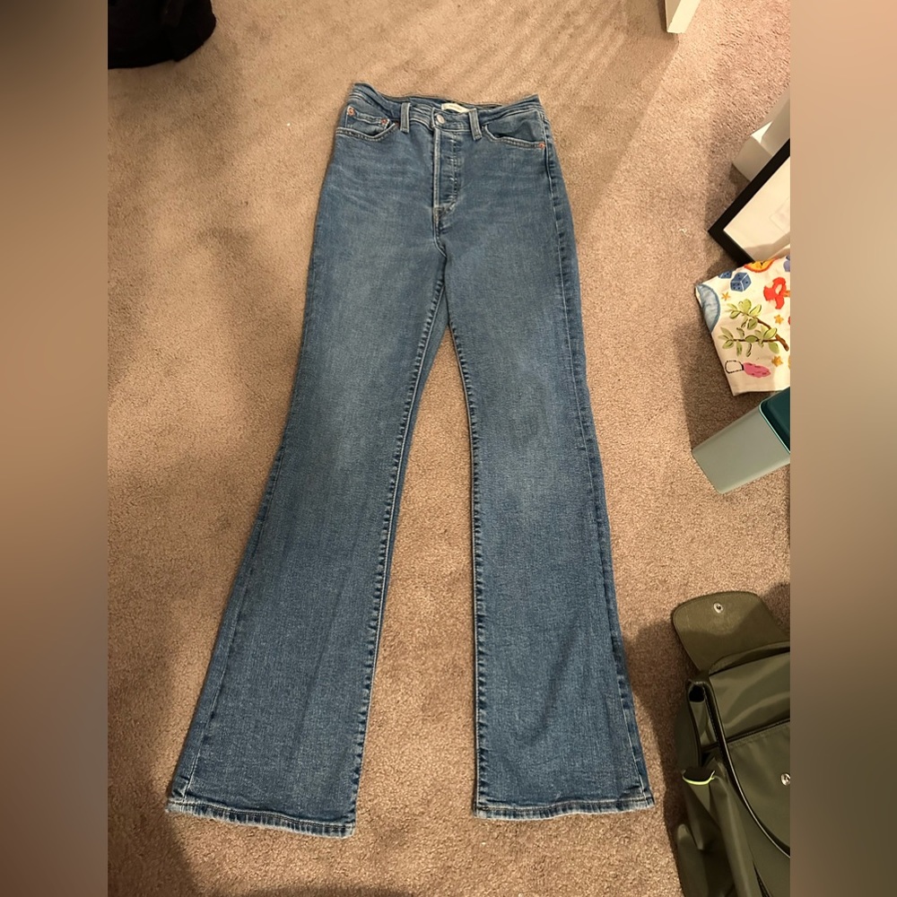 Levi’s ribcage boot cut blue jeans